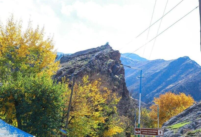 Panzió Damirbek Davronov Guest House