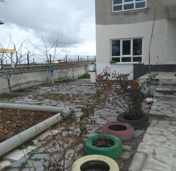 پانسیون Enesin Evi