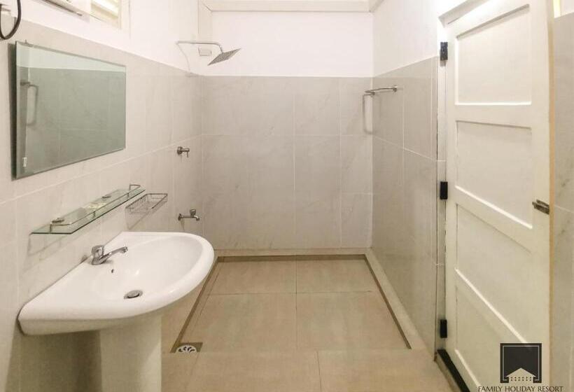 膳宿费 Family Holiday Resort