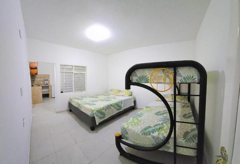 פנסיון Family House Cn