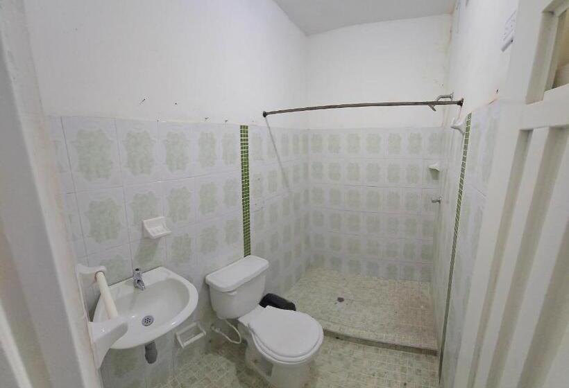 פנסיון Family House Cn