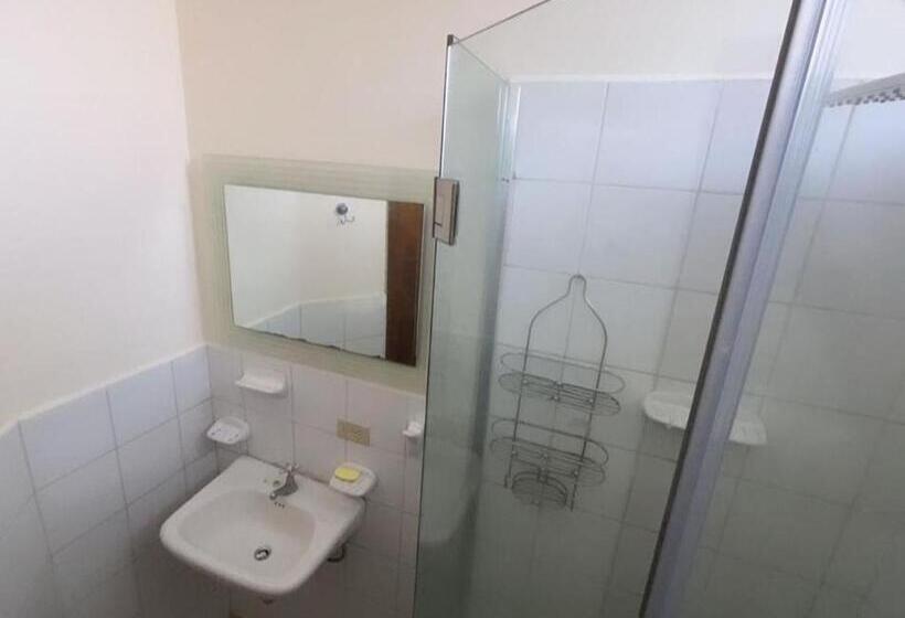 پانسیون Hostal Judy Suites