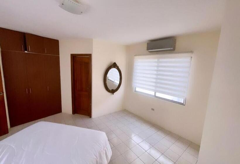 پانسیون Hostal Judy Suites