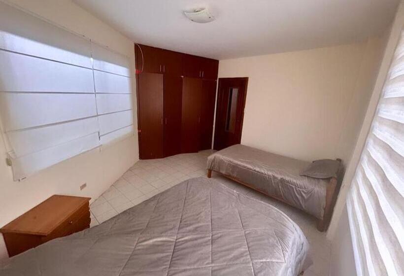 پانسیون Hostal Judy Suites