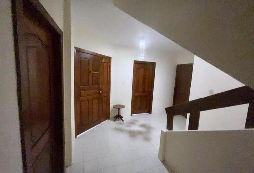 پانسیون Hostal Judy Suites