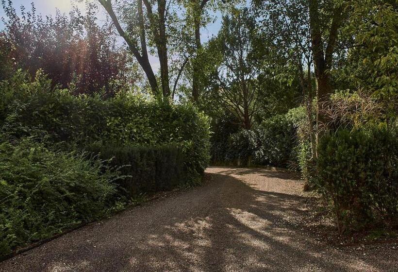 بنسيون Il Giardino Segreto