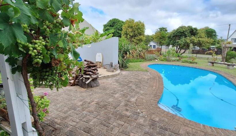 بنسيون Island Flip Flop Holidays