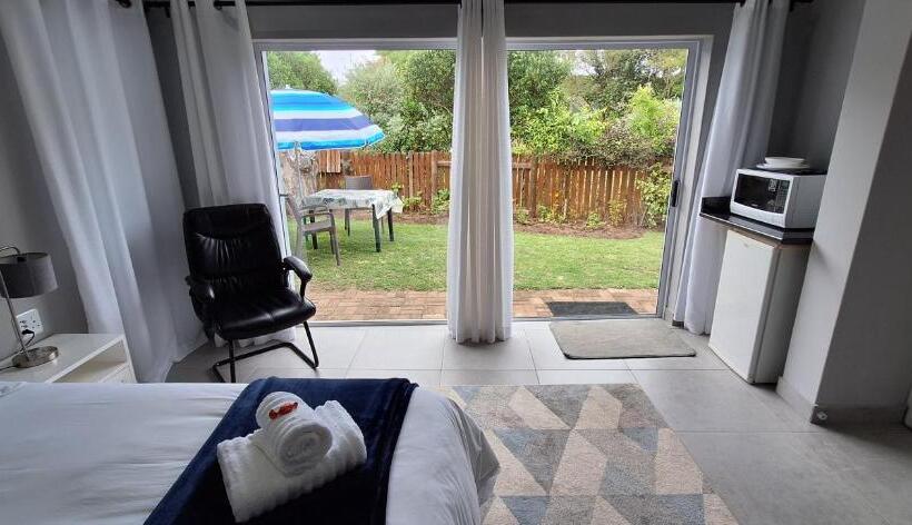 بنسيون Island Flip Flop Holidays