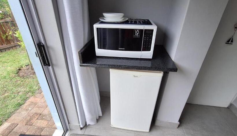 بنسيون Island Flip Flop Holidays