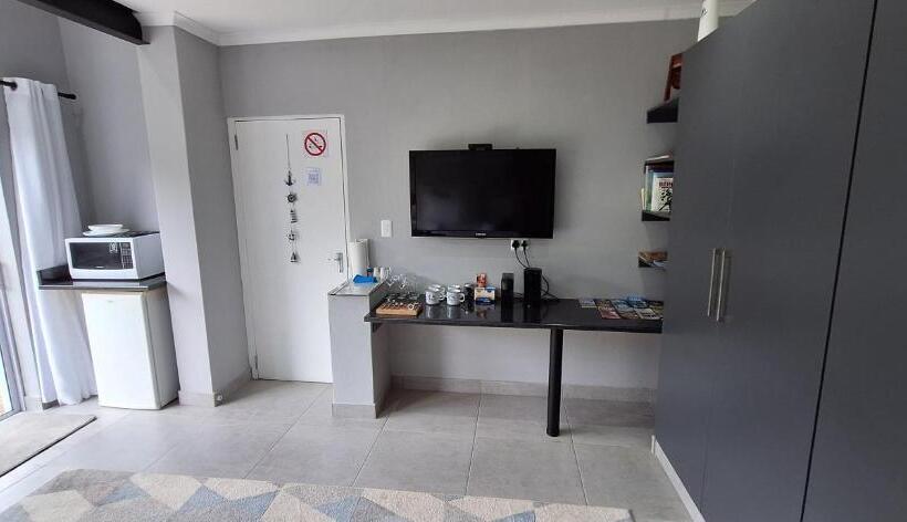 بنسيون Island Flip Flop Holidays