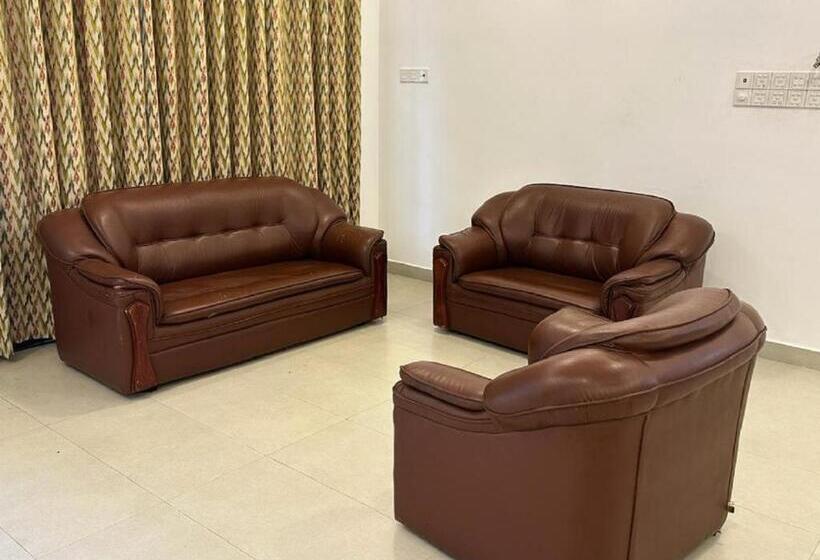 Пансион Kaduwela Layathraa