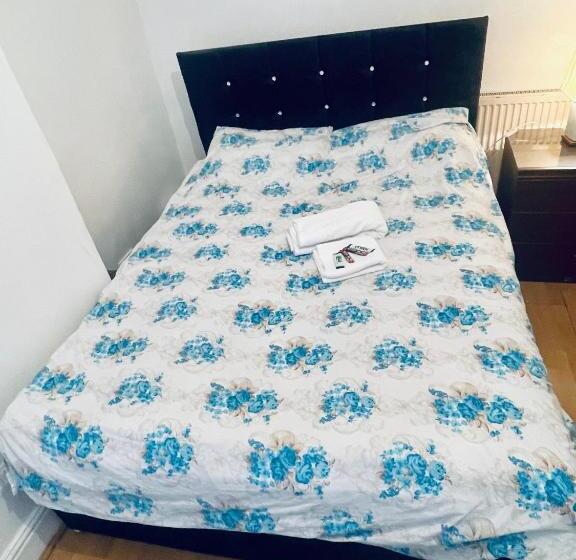 بنسيون Mia Property Two Mile Hill