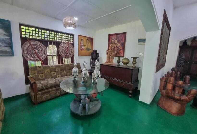 膳宿费 Miracle Garden