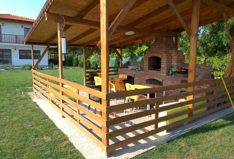 פנסיון Paradiso Resort