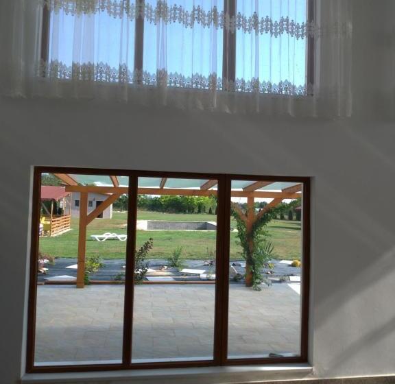 פנסיון Paradiso Resort