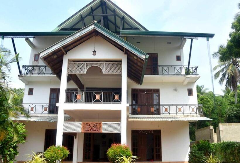 ペンション Queen Inn Anuradhapura