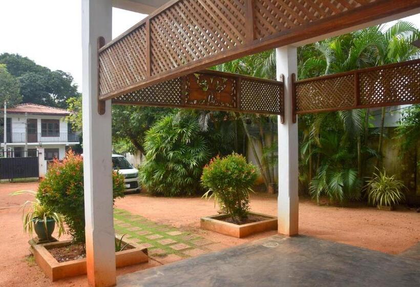 ペンション Queen Inn Anuradhapura