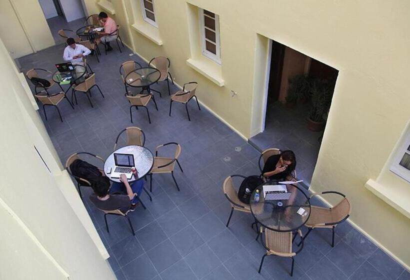 פנסיון Residencia Wenuikan