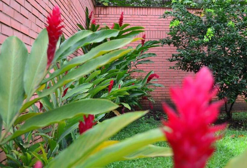 ペンション Sun House