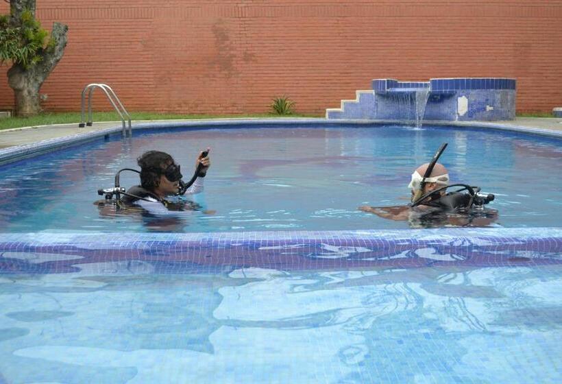 ペンション Sun House