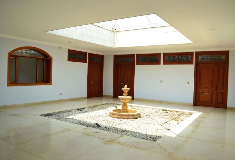 ペンション Sun House