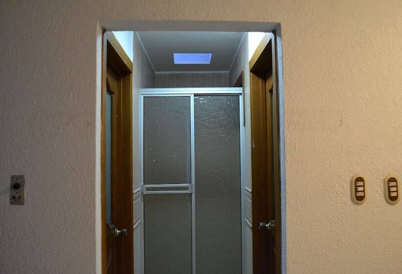 ペンション Sun House