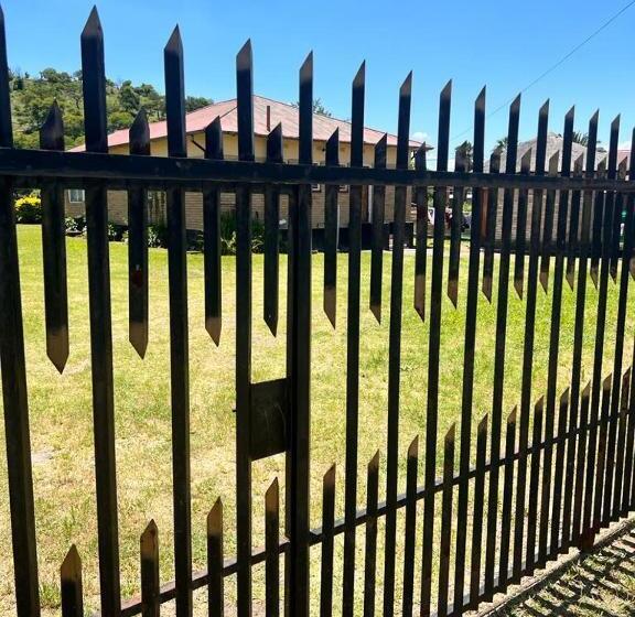 פנסיון Zuke Guest House