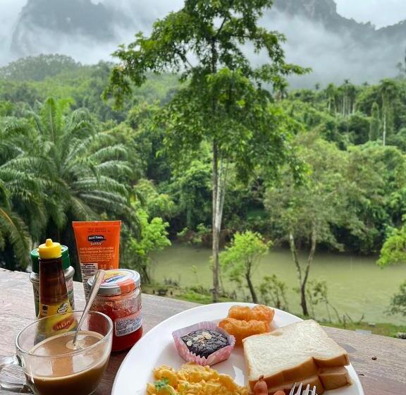 منتجع Amornkeeree Khao Sok Camping