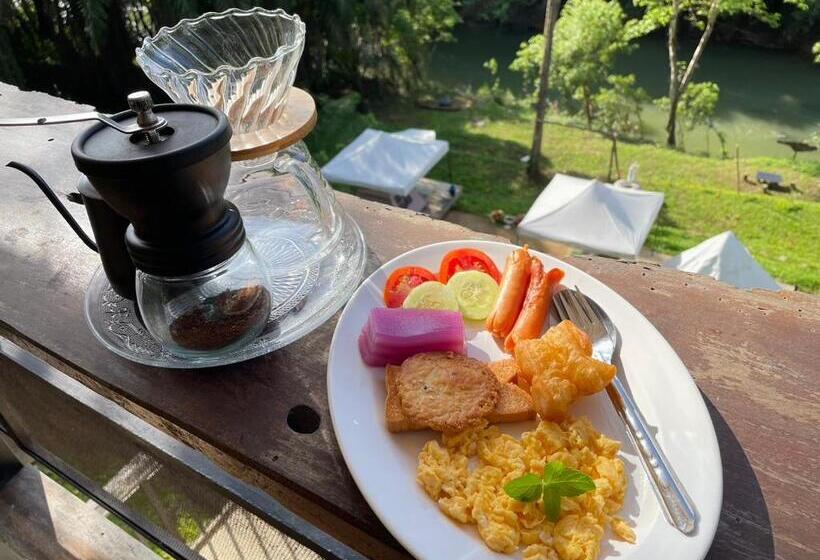 منتجع Amornkeeree Khao Sok Camping