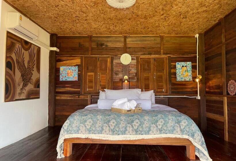 リゾートホテル บ้านเล็กในป่าใหญ่ At น่าน Little House In The Forest At Nan