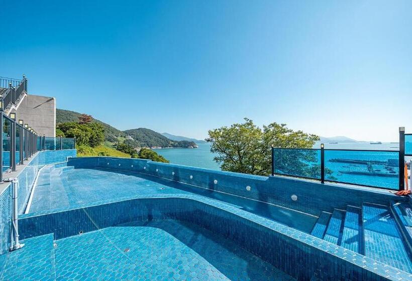 אתר נופש Le Paradis Ocen View Spa Pension