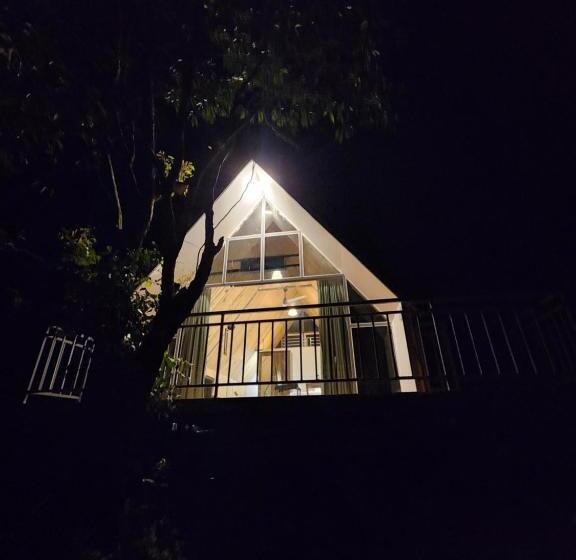 אתר נופש Nirved Retreat   A Backwater Forest Stay