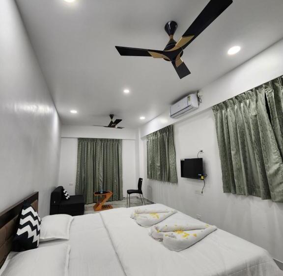 אתר נופש Nirved Retreat   A Backwater Forest Stay