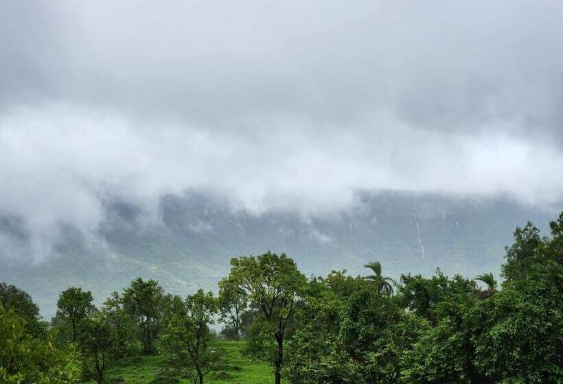 אתר נופש Nirved Retreat   A Backwater Forest Stay