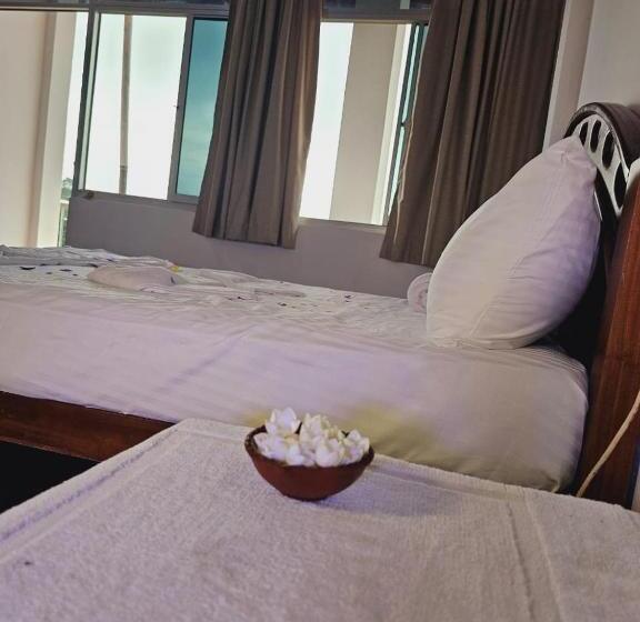 Sakura Hotel And Restaurant