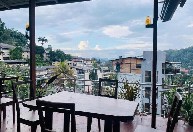 Sakura Hotel And Restaurant