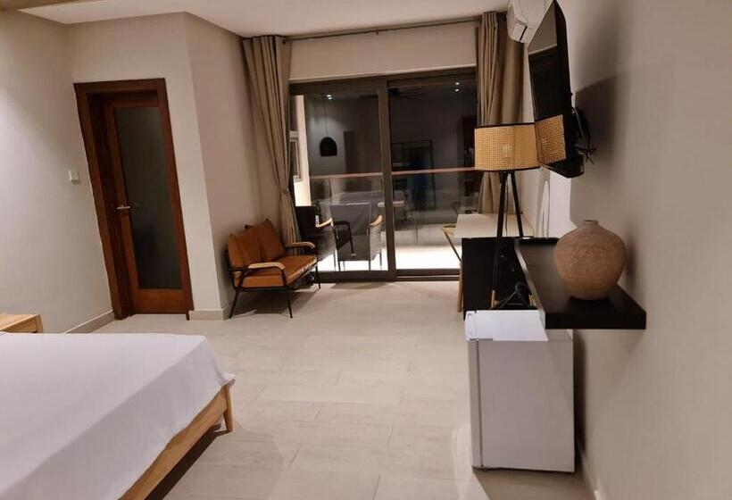 Serenity Terraces Beach, Hotel   Kokrobite