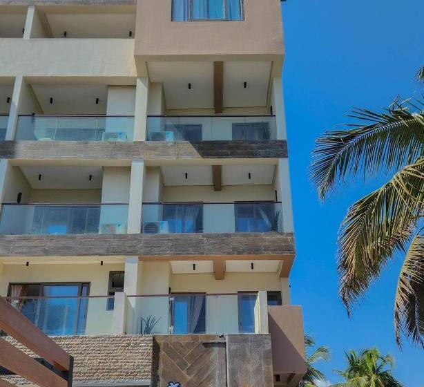 Serenity Terraces Beach, Hotel   Kokrobite