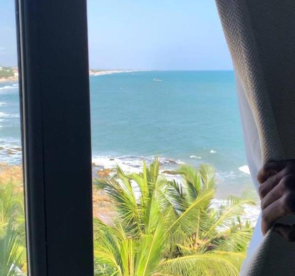 Serenity Terraces Beach, Hotel   Kokrobite