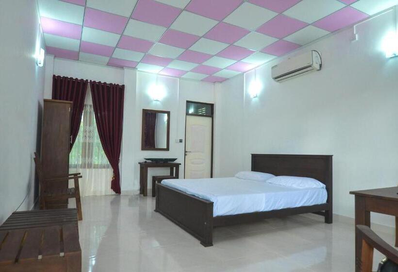 Spice Village Hotel & Restaurant