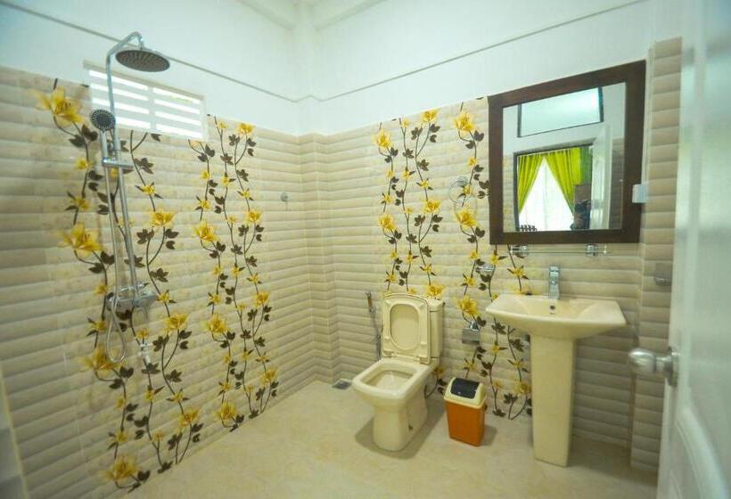 Spice Village Hotel & Restaurant