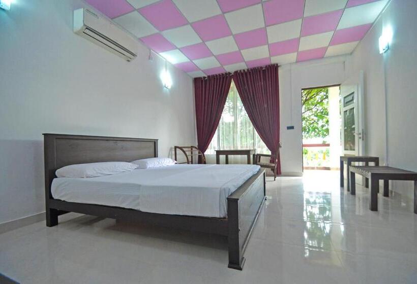 Spice Village Hotel & Restaurant