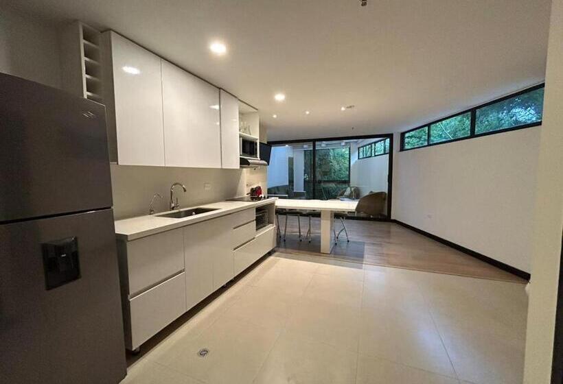 Suite Presidencial En Hotel Próximo Al Aeropuerto