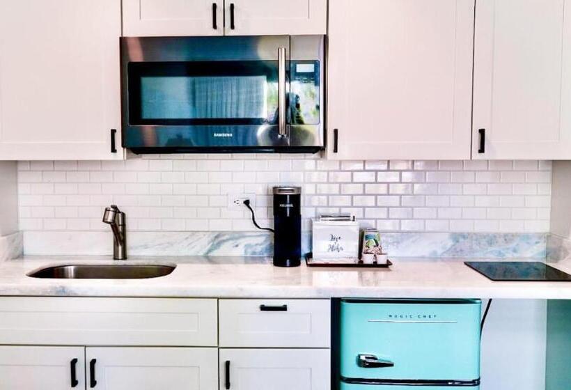 Suites At La Croix Hotel Honolulu Hi