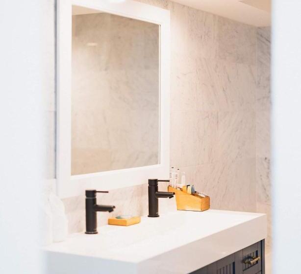 Suites At La Croix Hotel Honolulu Hi