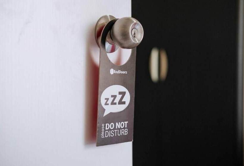 Хостел Reddoorz Plus @ Sla Divina Panglao Bohol