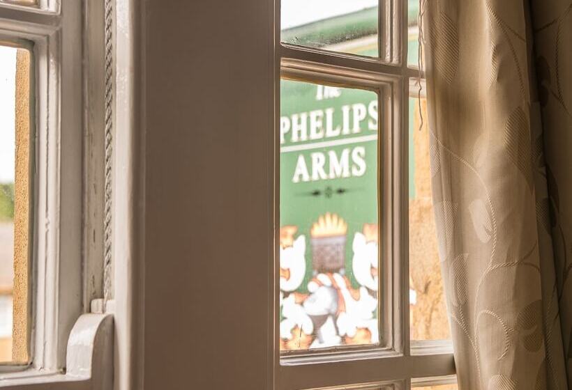 여관 Phelips Arms