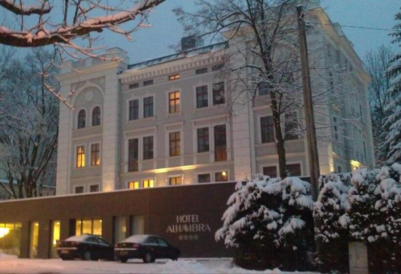 ホテル Alhambra