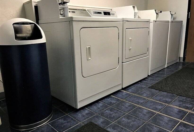 בית מלון כפרי American Inn Kansas City, Ks