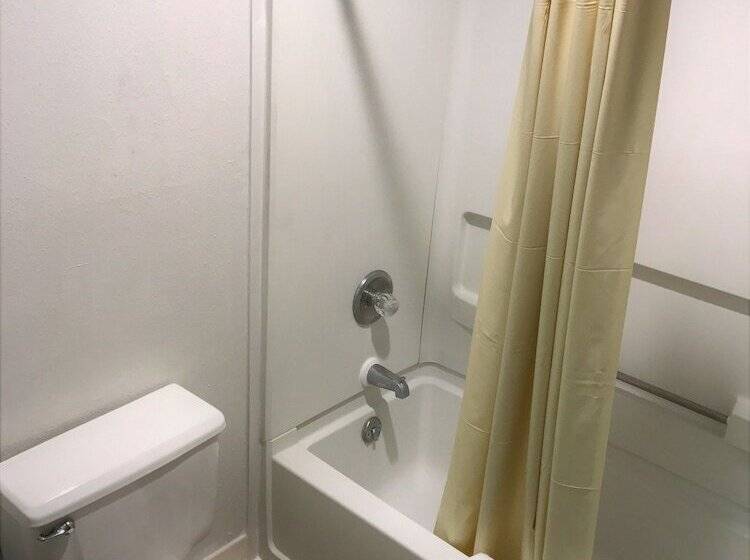 בית מלון כפרי American Inn Kansas City, Ks